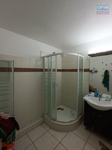 A vendre appartement F3 de 70m2 + varangue + 2 parking - investissement locatif