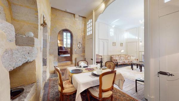 Appartement hyper centre Périgueux 95 m2 dans hôtel particulier