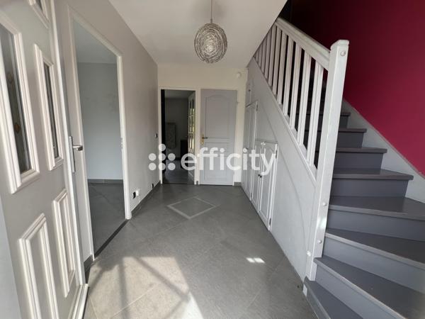 Maison
         6 pièces
        - 125 m² 430 000 € *