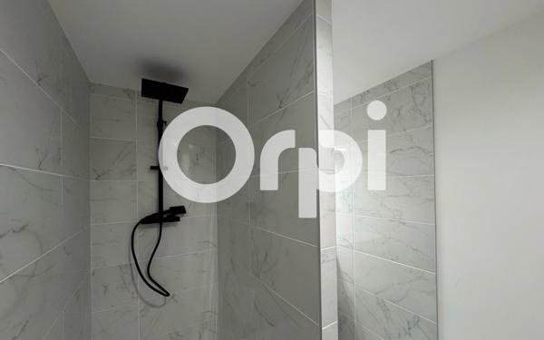 Appartement à louer    3 pièces • 80,75 m2 Saint-Étienne-de-Saint-Geoirs