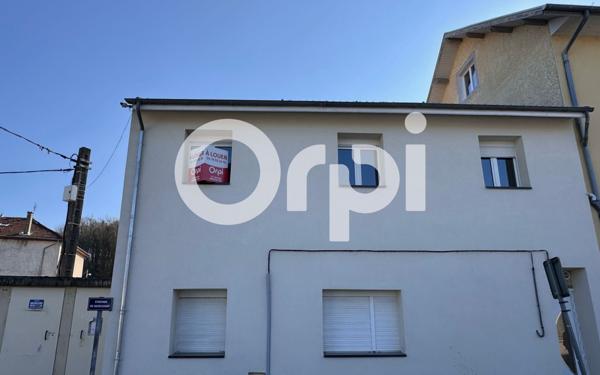 Appartement à louer    3 pièces • 80,75 m2 Saint-Étienne-de-Saint-Geoirs