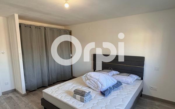 Appartement à louer    3 pièces • 80,75 m2 Saint-Étienne-de-Saint-Geoirs