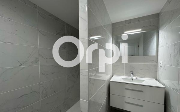 Appartement à louer    3 pièces • 80,75 m2 Saint-Étienne-de-Saint-Geoirs