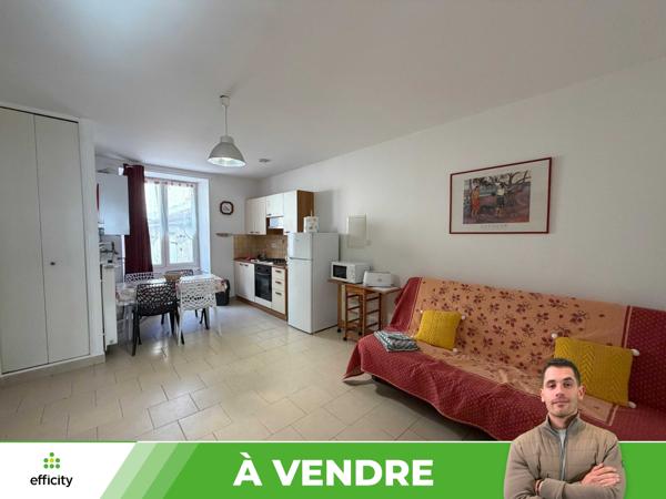 Immeuble
         12 pièces
        - 183 m² 175 000 € *