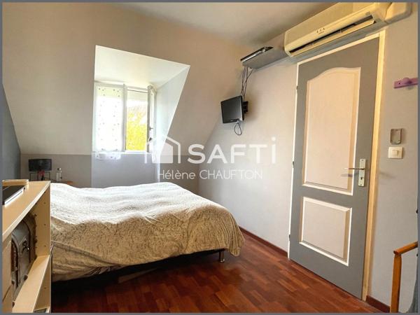 Maison 120m²  4 chambres sur terrain de 1430m² clos avec garage.