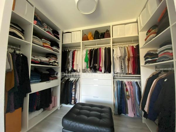 SAINT-LOUIS, 300m station bus pour Bâle, Splendide Villa de 2016, 136m² (+66m² de sous-sol chauffé!!), 8.80ares clos, arboré & paysagé. Vue forêt. Emplacement d'exception!