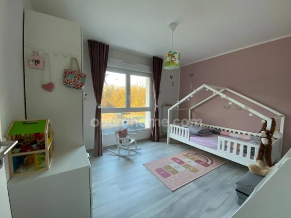 SAINT-LOUIS, 300m station bus pour Bâle, Splendide Villa de 2016, 136m² (+66m² de sous-sol chauffé!!), 8.80ares clos, arboré & paysagé. Vue forêt. Emplacement d'exception!