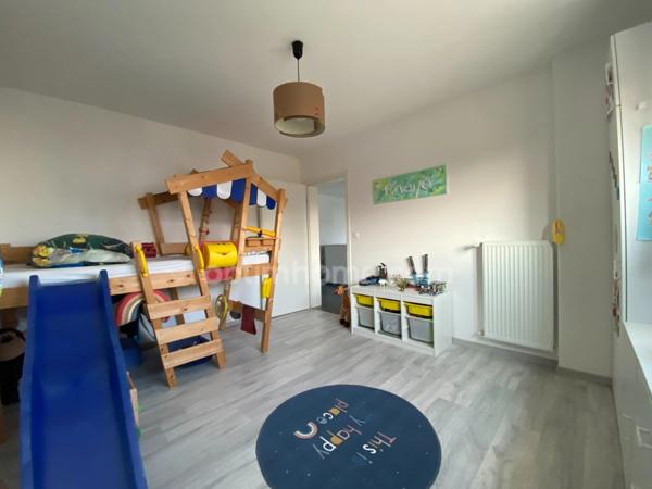 SAINT-LOUIS, 300m station bus pour Bâle, Splendide Villa de 2016, 136m² (+66m² de sous-sol chauffé!!), 8.80ares clos, arboré & paysagé. Vue forêt. Emplacement d'exception!