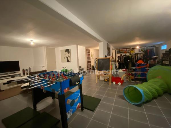 SAINT-LOUIS, 300m station bus pour Bâle, Splendide Villa de 2016, 136m² (+66m² de sous-sol chauffé!!), 8.80ares clos, arboré & paysagé. Vue forêt. Emplacement d'exception!