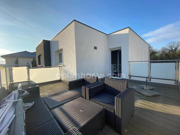 SAINT-LOUIS, 300m station bus pour Bâle, Splendide Villa de 2016, 136m² (+66m² de sous-sol chauffé!!), 8.80ares clos, arboré & paysagé. Vue forêt. Emplacement d'exception!