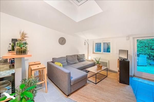 Immeuble à vendre |  Eysines |  7 pièces | 174 m²