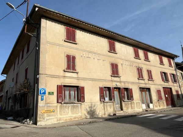 Immeuble de 660 m2 à Aménager, Spécial Investisseurs, lieu dit "Village d'En Bas" à Charix (01130)