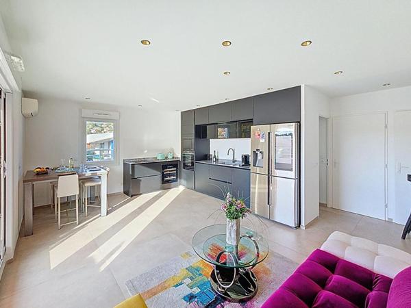 Proche Ste Marguerite - T3 de 67m², terrasse 30 m², 2 places pkg ss-sol