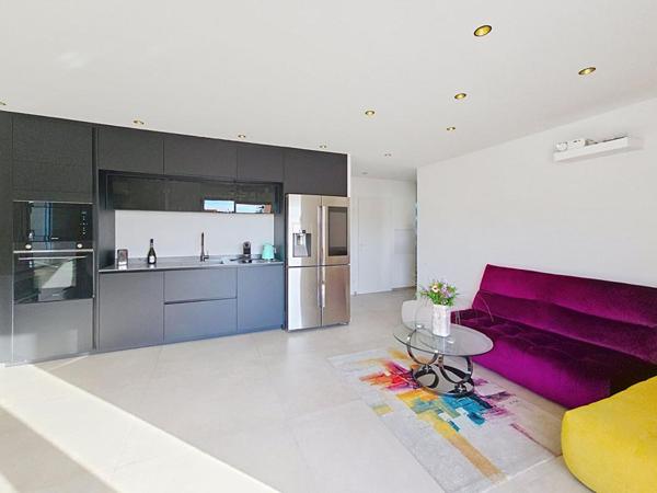 Proche Ste Marguerite - T3 de 67m², terrasse 30 m², 2 places pkg ss-sol