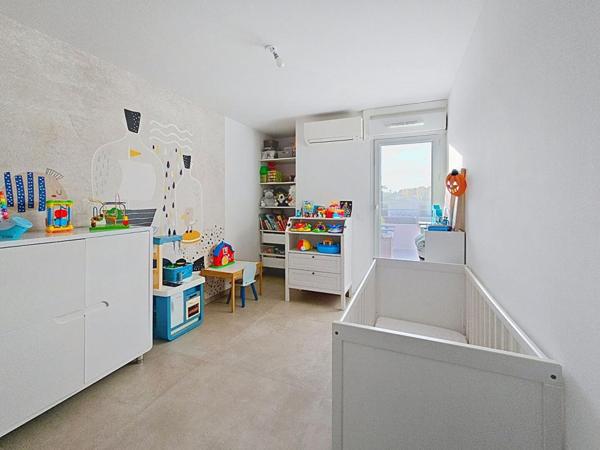 Proche Ste Marguerite - T3 de 67m², terrasse 30 m², 2 places pkg ss-sol