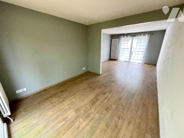 MAISON SURELEVEE SUR SOUS-COMPLET AVEC CONFORT DU PLAIN-PIED
MAISON A VENDRE A RETHEL, AXE REI...