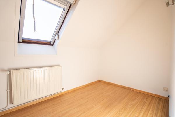 Maison familiale , 4 chambres , Garage , bon état général .