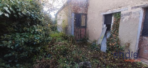 MAISON AVEC GARAGE DANS LE CENTRE DE CHATILLON SUR INDRE