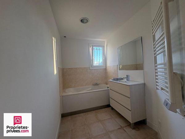 Saint Maximin villa T3 avec grand garage sur 152 m²