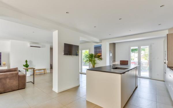 Maison à vendre    5 pièces • 170 m2 Mornant