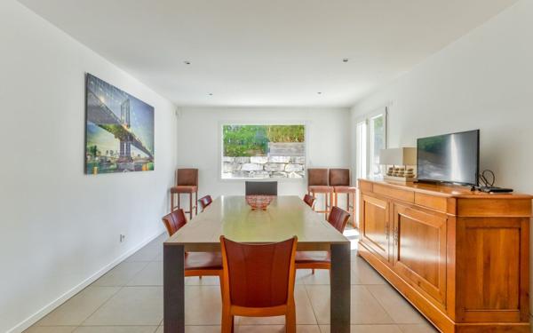 Maison à vendre    5 pièces • 170 m2 Mornant