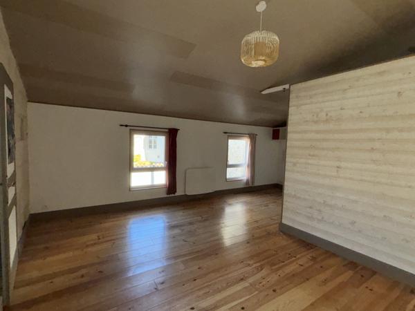 Maison  4 pièce(s)  3 chambre(s)  140.16 m²