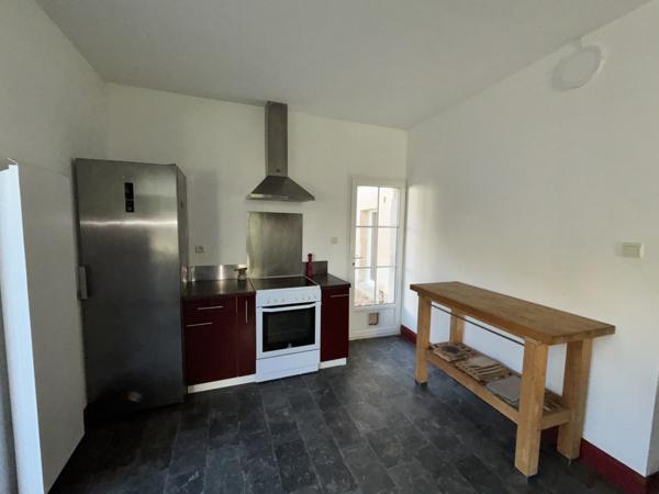 Maison  4 pièce(s)  3 chambre(s)  140.16 m²