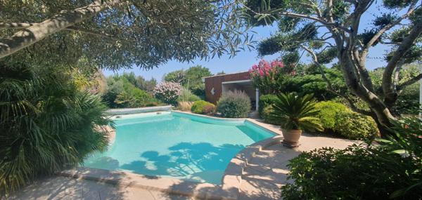 SUPERBE VILLA DE 178m2 AVEC JARDIN PAYSAGE -