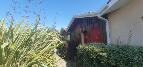 SUPERBE VILLA DE 178m2 AVEC JARDIN PAYSAGE -