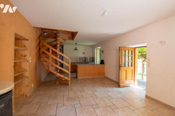 MAISON AVEC CACHET SUR LA COMMUNE DE MONTAGNOLE