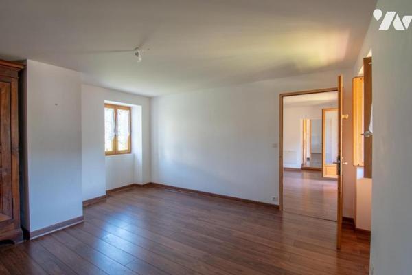 MAISON AVEC CACHET SUR LA COMMUNE DE MONTAGNOLE