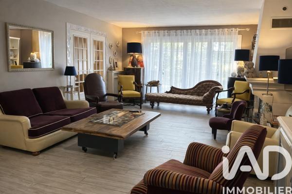 Maison à vendre 8 pièces 164 m² Mandres-les-Roses