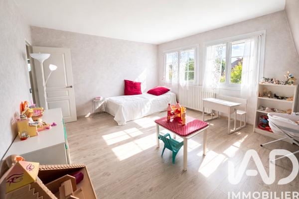Maison à vendre 8 pièces 164 m² Mandres-les-Roses