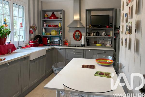 Maison à vendre 8 pièces 164 m² Mandres-les-Roses