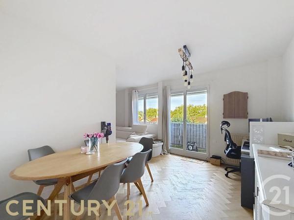 Appartement T3 à vendre  3 pièces - 69 m 2   RILLIEUX LA PAPE  - 69