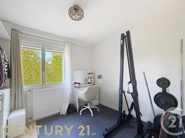 Appartement T3 à vendre  3 pièces - 69 m 2   RILLIEUX LA PAPE  - 69