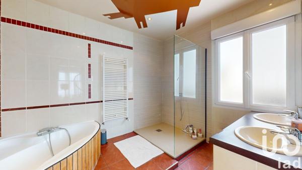 Maison 7 pièces de 162 m² à Auxerre (89000)