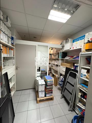 MARSEILLE 9 - LOCAL COMMERCIAL A VENDRE - 106 m²