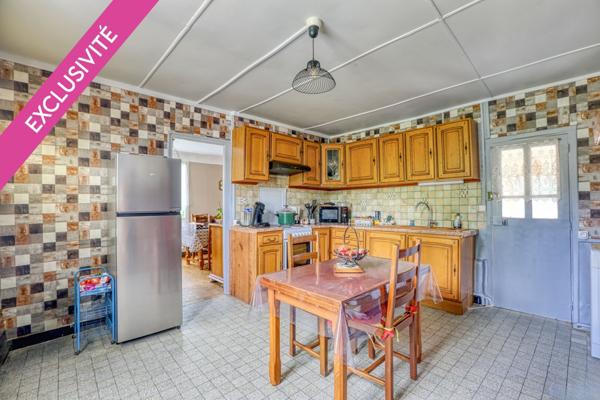 Maison de caractère avec confort de plain-pied et beau potentiel