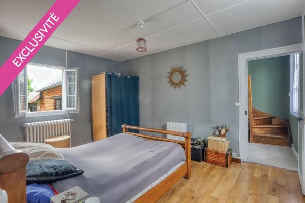 Maison de caractère avec confort de plain-pied et beau potentiel