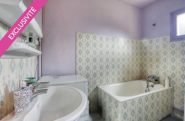 Maison de caractère avec confort de plain-pied et beau potentiel