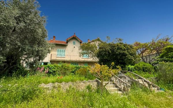 Maison à vendre    4 pièces •  Marseille 15
