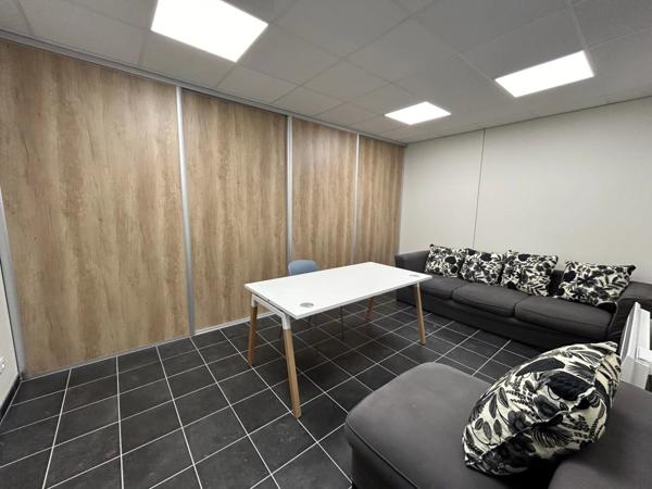 Location Local commercial 9 pièces 351 m2 à Saint-Quentin