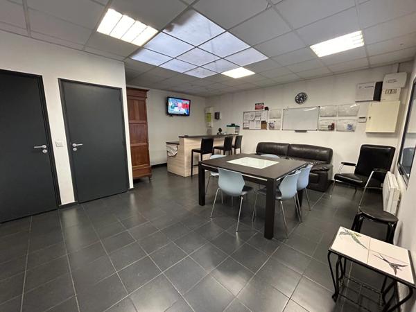 Location Local commercial 9 pièces 351 m2 à Saint-Quentin