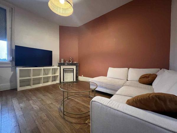 Appartement rénové à proximité du centre-ville