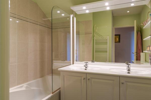RARE SUR LE MARCHÉ – Superbe appartement de 5 pièces avec double terrasse, suite parentale et double garage