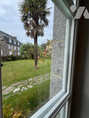 À vendre – Demeure de caractère à Cancale-Maison en pierres 4 chambres + dependances+studio+garage
