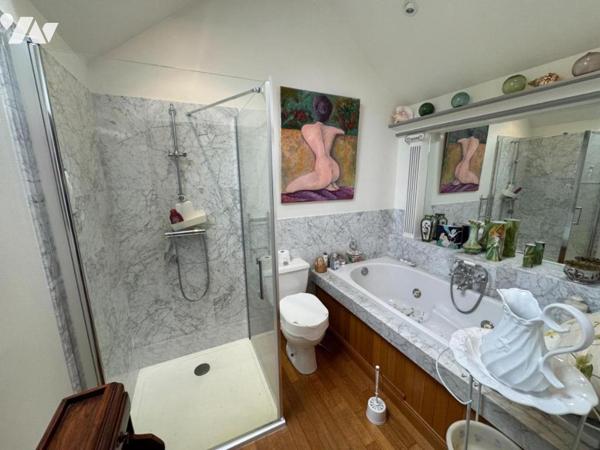 À vendre – Demeure de caractère à Cancale-Maison en pierres 4 chambres + dependances+studio+garage