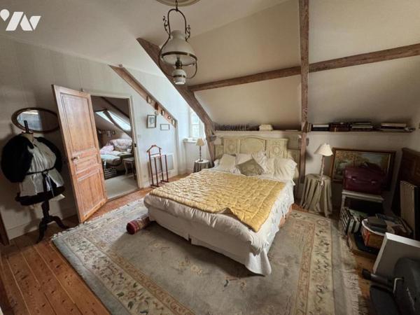 À vendre – Demeure de caractère à Cancale-Maison en pierres 4 chambres + dependances+studio+garage