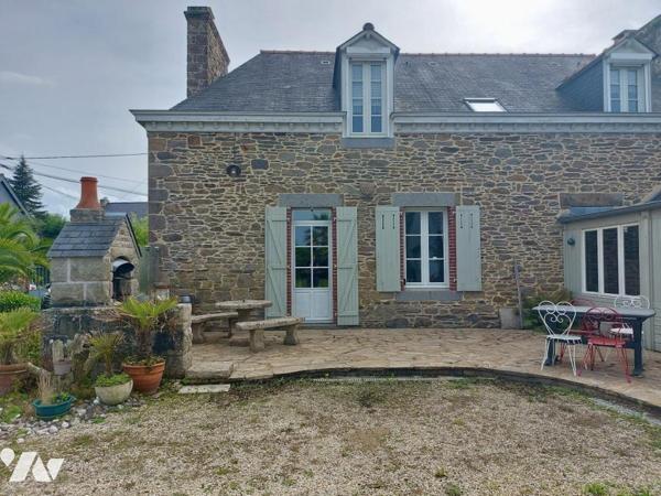 À vendre – Demeure de caractère à Cancale-Maison en pierres 4 chambres + dependances+studio+garage